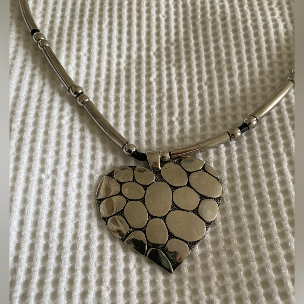 Vintage Silver Tone Heart Kali Pebble Style Pendant Necklace.
